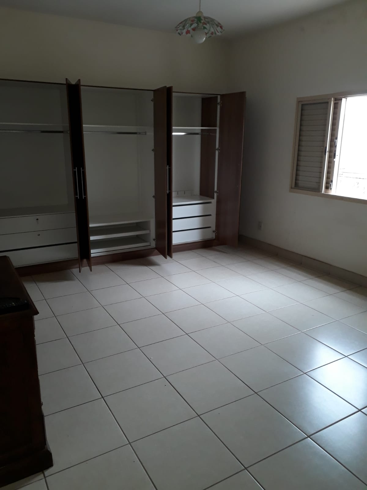 VENDO ÓTIMA CASA NO BAIRRO NOSSA N.S DO CARMO 